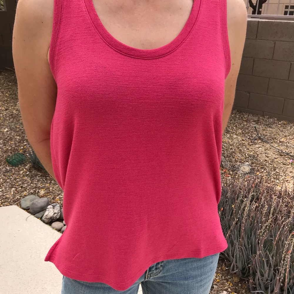 New with tags!! Gap red tank top. small